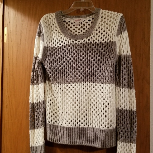 Sweaters - Picture 4 of 4